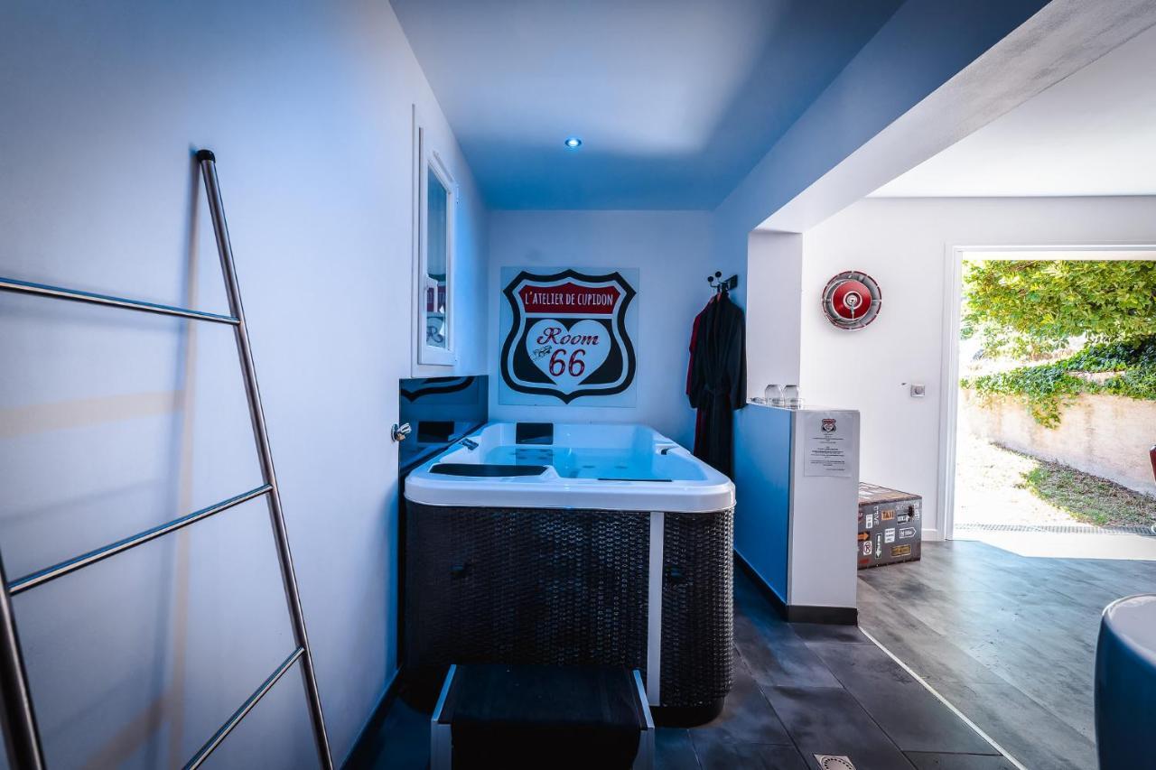 Love Room 66 Villecroze Ngoại thất bức ảnh